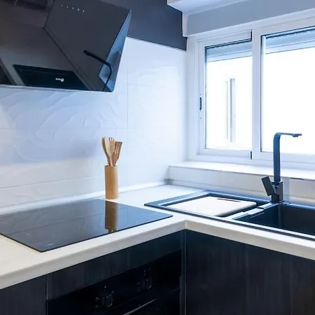 Completo A 5 Minutos Estacion Tren. Apartamento